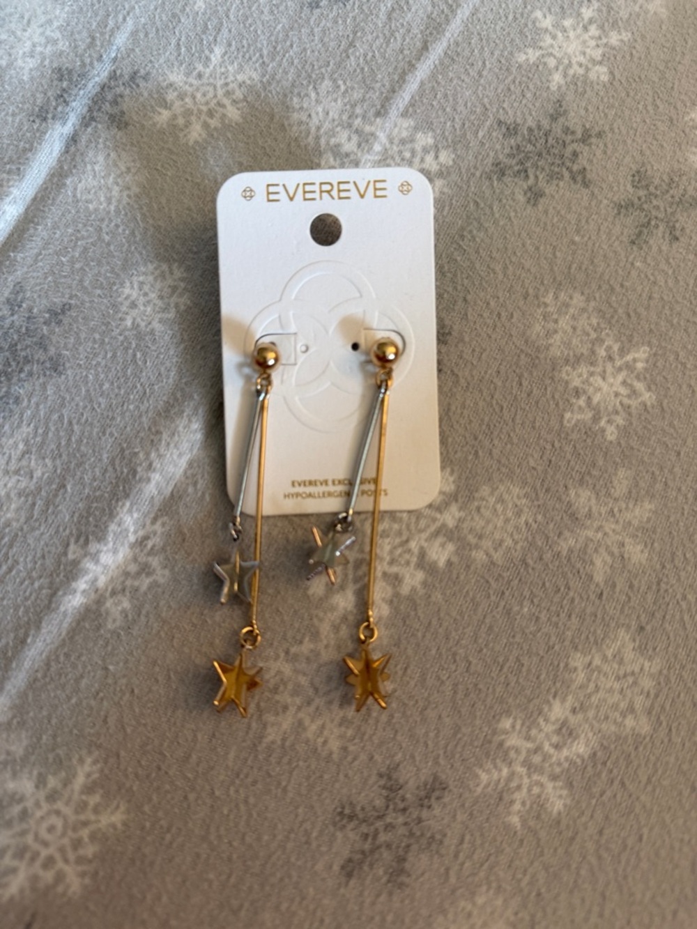 Evereve Mixed Metal Star Drop Earrings — Gold & Silver